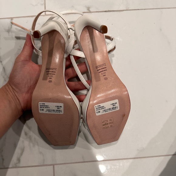 Schutz Teresa Sandal. Never worn! Size 5.5 (run large, fit like a 6) - Picture 4 of 4